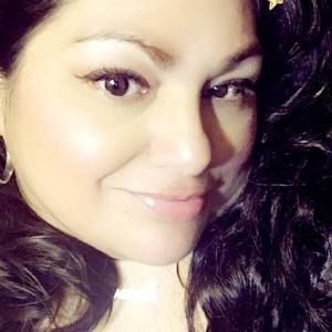 Meet your Posher, Leonor